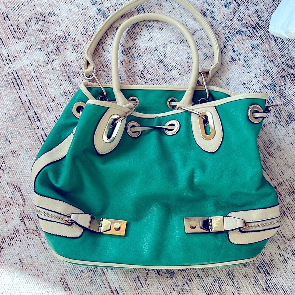 Urban expressions green handbag as is